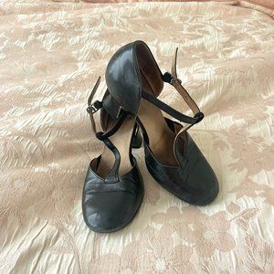 LaDuca Black Teresa Heels - 2.5in Soft Sole
